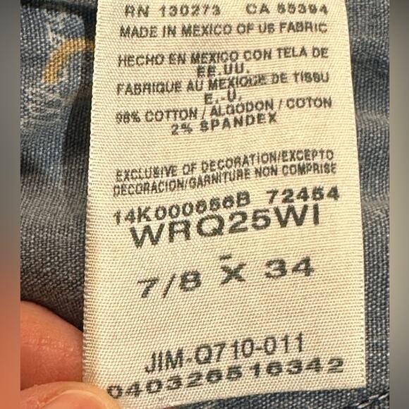 Wrangler Women's Size -7/8  31 x 31.5 Western Bootcut Jeans with W Pockets - Picture 3 of 6